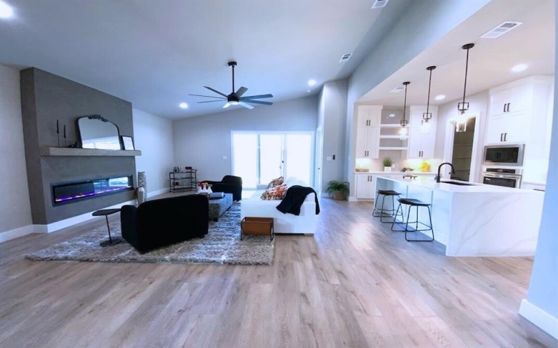 2770 Moffatt Avenue, Dallas, TX 75216, 4 Habitaciones Habitaciones , ,3 BañosBaños,Residential,En Venta,2770 Moffatt Avenue,0,21107743