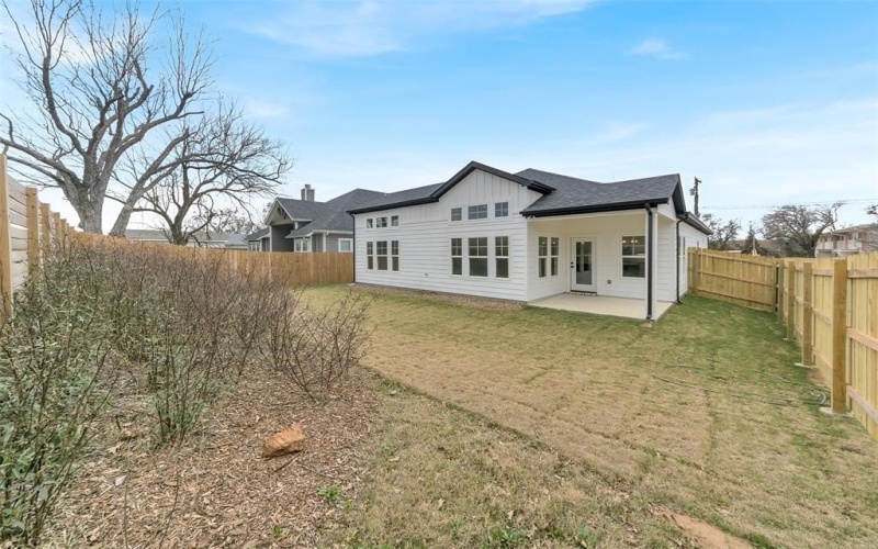 404 Betchan Street, Lake Dallas, TX 75065, 4 Bedrooms Bedrooms, ,2 BathroomsBathrooms,Residential,For Sale,404 Betchan Street,0,21150605