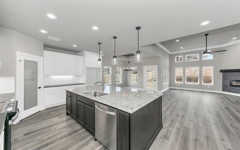 404 Betchan Street, Lake Dallas, TX 75065, 4 Bedrooms Bedrooms, ,2 BathroomsBathrooms,Residential,For Sale,404 Betchan Street,0,21150605