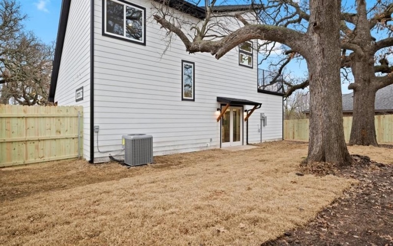 1228 S Rusk Street W, Sherman, TX 75090, 3 Bedrooms Bedrooms, ,2 BathroomsBathrooms,Residential,For Sale,1228 S Rusk Street W,20216074