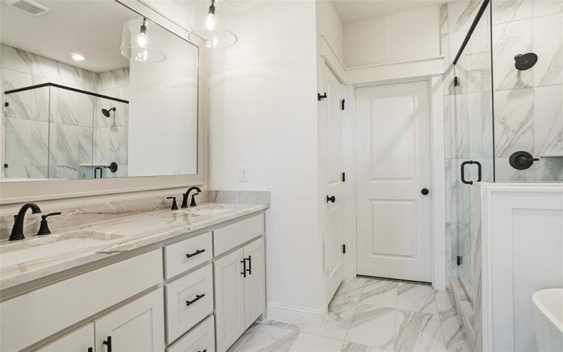 214 Legacy Boulevard, Weatherford, TX 76085, 3 Habitaciones Habitaciones , ,2 BañosBaños,Residential,En Venta,214 Legacy Boulevard,0,21150787