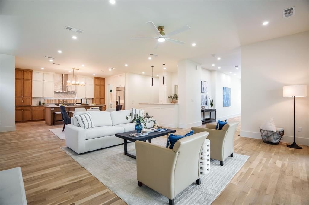 5836 Kenwood Avenue, Dallas, TX 75206, 5 Bedrooms Bedrooms, ,6 BathroomsBathrooms,Residential,For Sale,5836 Kenwood Avenue,0,21150818