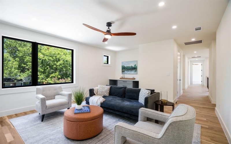 5836 Kenwood Avenue, Dallas, TX 75206, 5 Bedrooms Bedrooms, ,6 BathroomsBathrooms,Residential,For Sale,5836 Kenwood Avenue,0,21150818