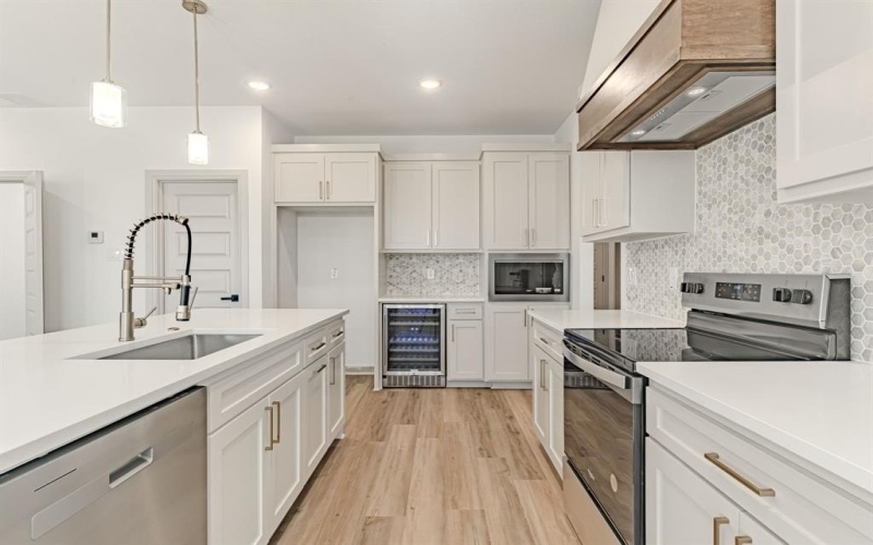 5812 Belaire Circle, Granbury, TX 76048, 3 Bedrooms Bedrooms, ,2 BathroomsBathrooms,Residential,For Sale,5812 Belaire Circle,0,21150826