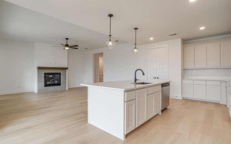 7321 Saker Street, Fort Worth, TX 76179, 4 Habitaciones Habitaciones , ,3 BañosBaños,Residential,En Venta,7321 Saker Street,0,21150973