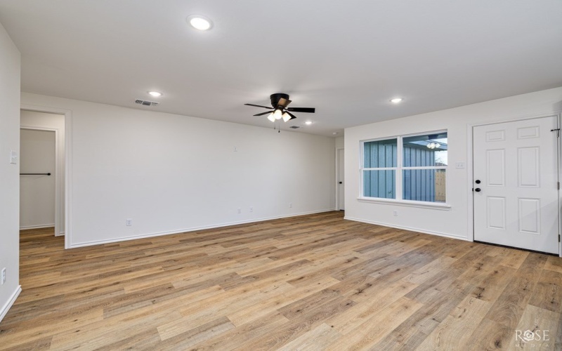 210 E 16th St, San Angelo, TX 76903, 3 Bedrooms Bedrooms, ,2 BathroomsBathrooms,Residential,For Sale,210 E 16th St,0,130286