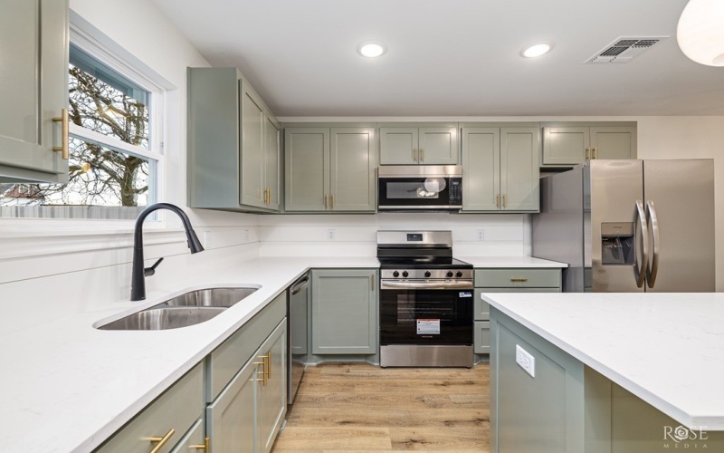 210 E 16th St, San Angelo, TX 76903, 3 Bedrooms Bedrooms, ,2 BathroomsBathrooms,Residential,For Sale,210 E 16th St,0,130286