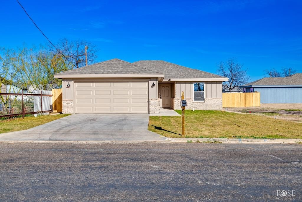1608 N Oakes St, San Angelo, TX 76903, 3 Bedrooms Bedrooms, ,2 BathroomsBathrooms,Residential,For Sale,1608 N Oakes St,0,130287
