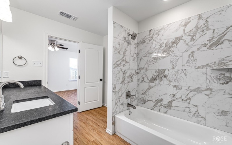 1608 N Oakes St, San Angelo, TX 76903, 3 Bedrooms Bedrooms, ,2 BathroomsBathrooms,Residential,For Sale,1608 N Oakes St,0,130287