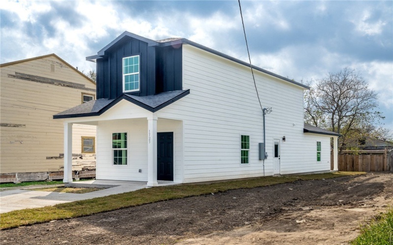 1725 15th Street, Corpus Christi, TX 78404, 3 Bedrooms Bedrooms, ,2 BathroomsBathrooms,Residential,For Sale,1725 15th Street,0,469880