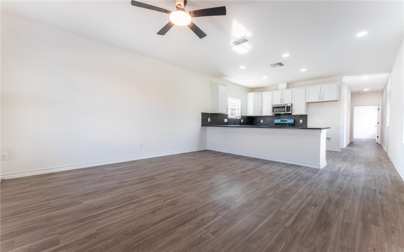 1725 15th Street, Corpus Christi, TX 78404, 3 Bedrooms Bedrooms, ,2 BathroomsBathrooms,Residential,For Sale,1725 15th Street,0,469880