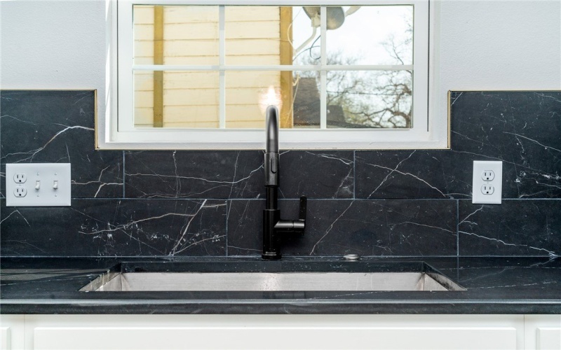 1725 15th Street, Corpus Christi, TX 78404, 3 Bedrooms Bedrooms, ,2 BathroomsBathrooms,Residential,For Sale,1725 15th Street,0,469880