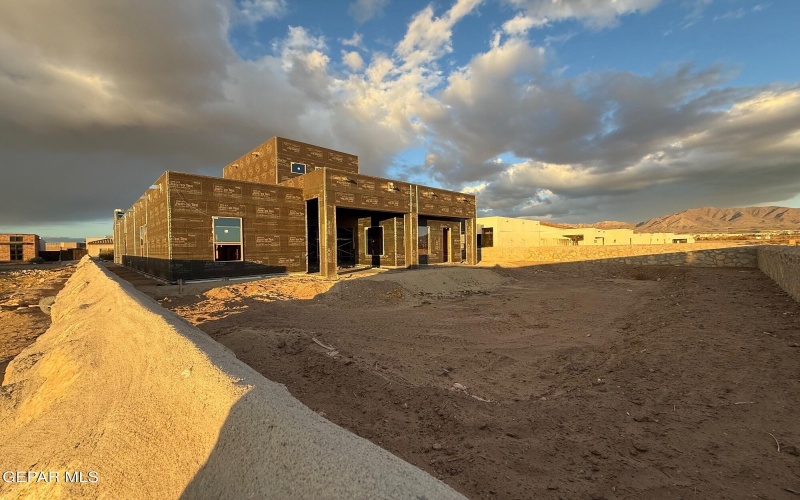 320 Rio del Rancho Court, El Paso, TX 79932, 4 Habitaciones Habitaciones , ,3 BañosBaños,Residential,En Venta,320 Rio del Rancho Court,0,936359