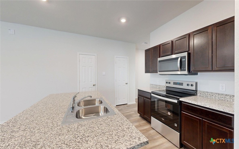 1302 Merritt Street, Temple, TX 76504, 4 Habitaciones Habitaciones , ,2 BañosBaños,Residential,En Venta,1302 Merritt Street,0,601624