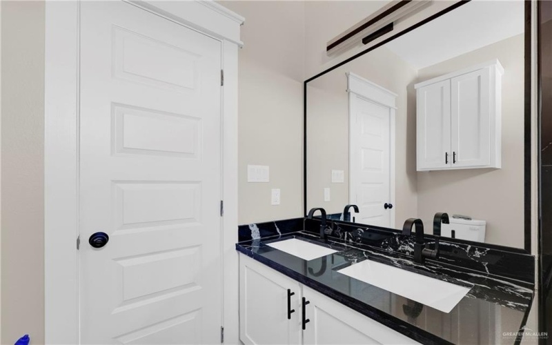 2209 N Gaytan Avenue, Edinburg, TX 78542, 4 Habitaciones Habitaciones , ,2 BañosBaños,Residential,En Venta,2209 N Gaytan Avenue,0,491833