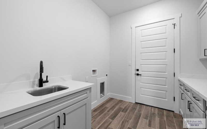 3518 TREASURE HILLS BLVD., HARLINGEN, TX 78550, 4 Bedrooms Bedrooms, ,2 BathroomsBathrooms,Residential,For Sale,3518 TREASURE HILLS BLVD.,0,29771170