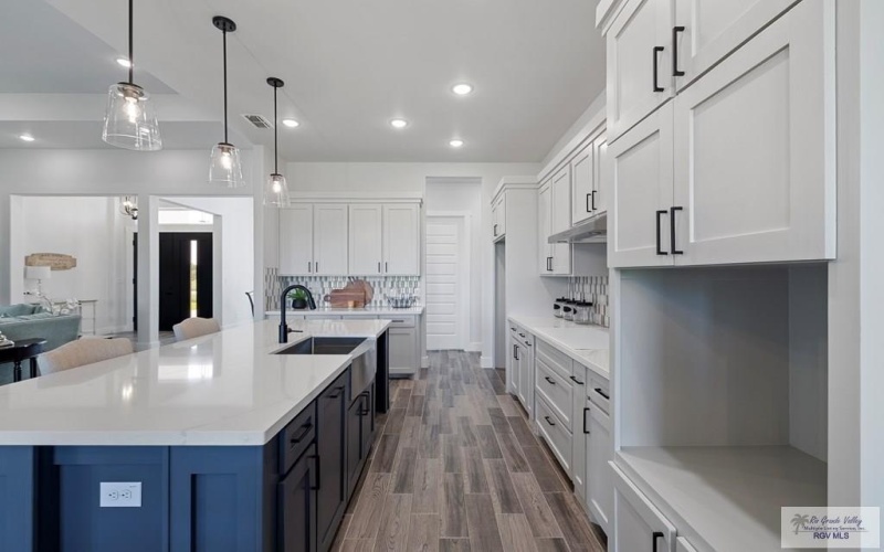 3518 TREASURE HILLS BLVD., HARLINGEN, TX 78550, 4 Bedrooms Bedrooms, ,2 BathroomsBathrooms,Residential,For Sale,3518 TREASURE HILLS BLVD.,0,29771170