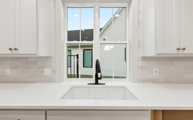 321 Garrett Way, Midlothian, TX 76065, 3 Bedrooms Bedrooms, ,2 BathroomsBathrooms,Residential,For Sale,321 Garrett Way,0,21102295