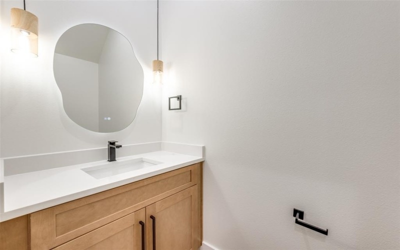 407 Bobbie Street, Dallas, TX 75203, 4 Bedrooms Bedrooms, ,3 BathroomsBathrooms,Residential,For Sale,407 Bobbie Street,0,21127699