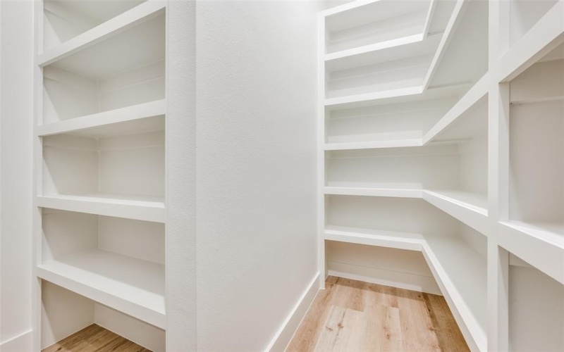 407 Bobbie Street, Dallas, TX 75203, 4 Bedrooms Bedrooms, ,3 BathroomsBathrooms,Residential,For Sale,407 Bobbie Street,0,21127699