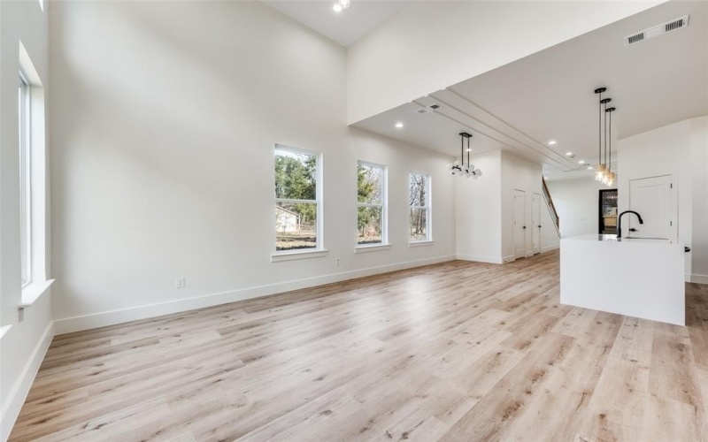 407 Bobbie Street, Dallas, TX 75203, 4 Bedrooms Bedrooms, ,3 BathroomsBathrooms,Residential,For Sale,407 Bobbie Street,0,21127699