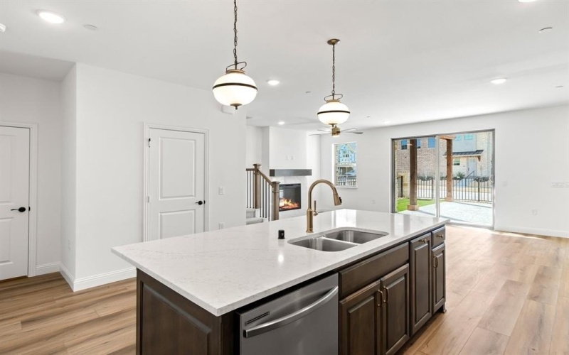 1208 Armstrong, The Colony, TX 75056, 3 Habitaciones Habitaciones , ,2 BañosBaños,Residential,En Venta,1208 Armstrong,0,21151228