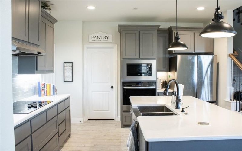 642 Sandiford Court, Mansfield, TX 76063, 3 Bedrooms Bedrooms, ,2 BathroomsBathrooms,Residential,For Sale,642 Sandiford Court,0,21151364