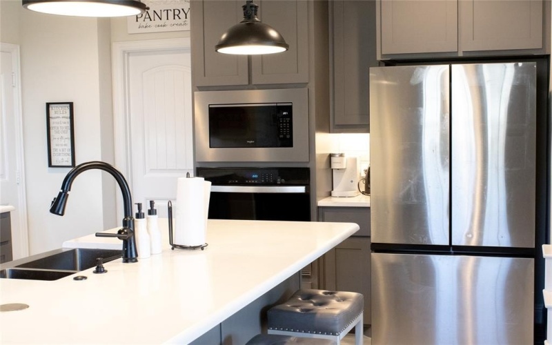 642 Sandiford Court, Mansfield, TX 76063, 3 Bedrooms Bedrooms, ,2 BathroomsBathrooms,Residential,For Sale,642 Sandiford Court,0,21151364