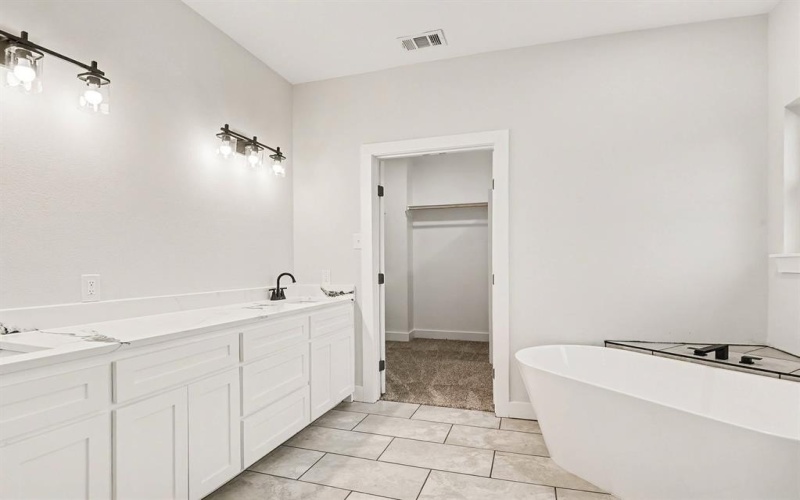 2705 12th Street, Fort Worth, TX 76111, 3 Bedrooms Bedrooms, ,3 BathroomsBathrooms,Residential,For Sale,2705 12th Street,0,21151477