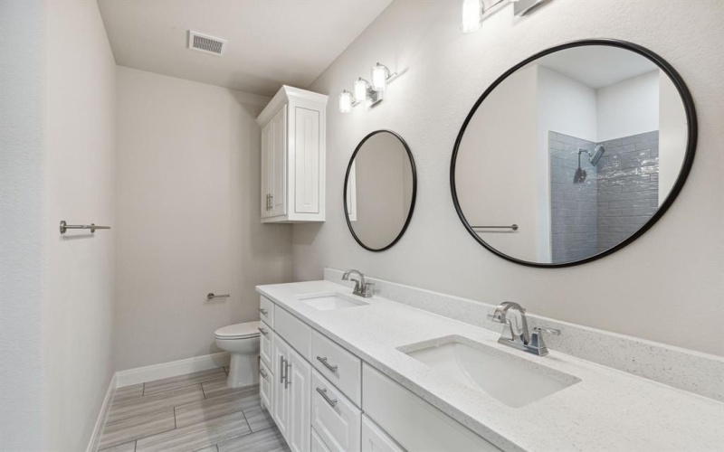 2165 Middlewood Circle, Granbury, TX 76049, 4 Habitaciones Habitaciones , ,3 BañosBaños,Residential,En Venta,2165 Middlewood Circle,0,21151666