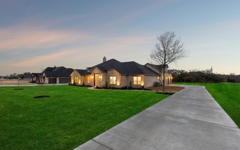 2165 Middlewood Circle, Granbury, TX 76049, 4 Habitaciones Habitaciones , ,3 BañosBaños,Residential,En Venta,2165 Middlewood Circle,0,21151666