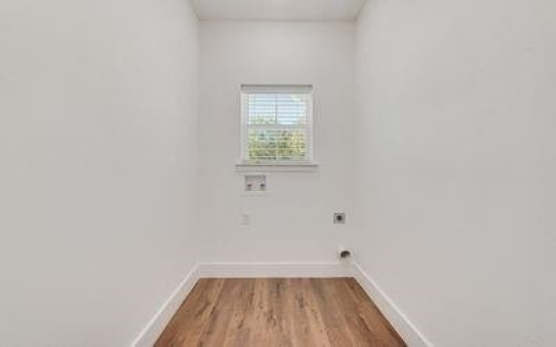 202 Pine Street, Bonham, TX 75418, 3 Bedrooms Bedrooms, ,2 BathroomsBathrooms,Residential,For Sale,202 Pine Street,0,21151863