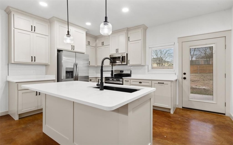 908 N 10th Street, Waco, TX 76707, 3 Bedrooms Bedrooms, ,2 BathroomsBathrooms,Residential,For Sale,908 N 10th Street,0,21151874