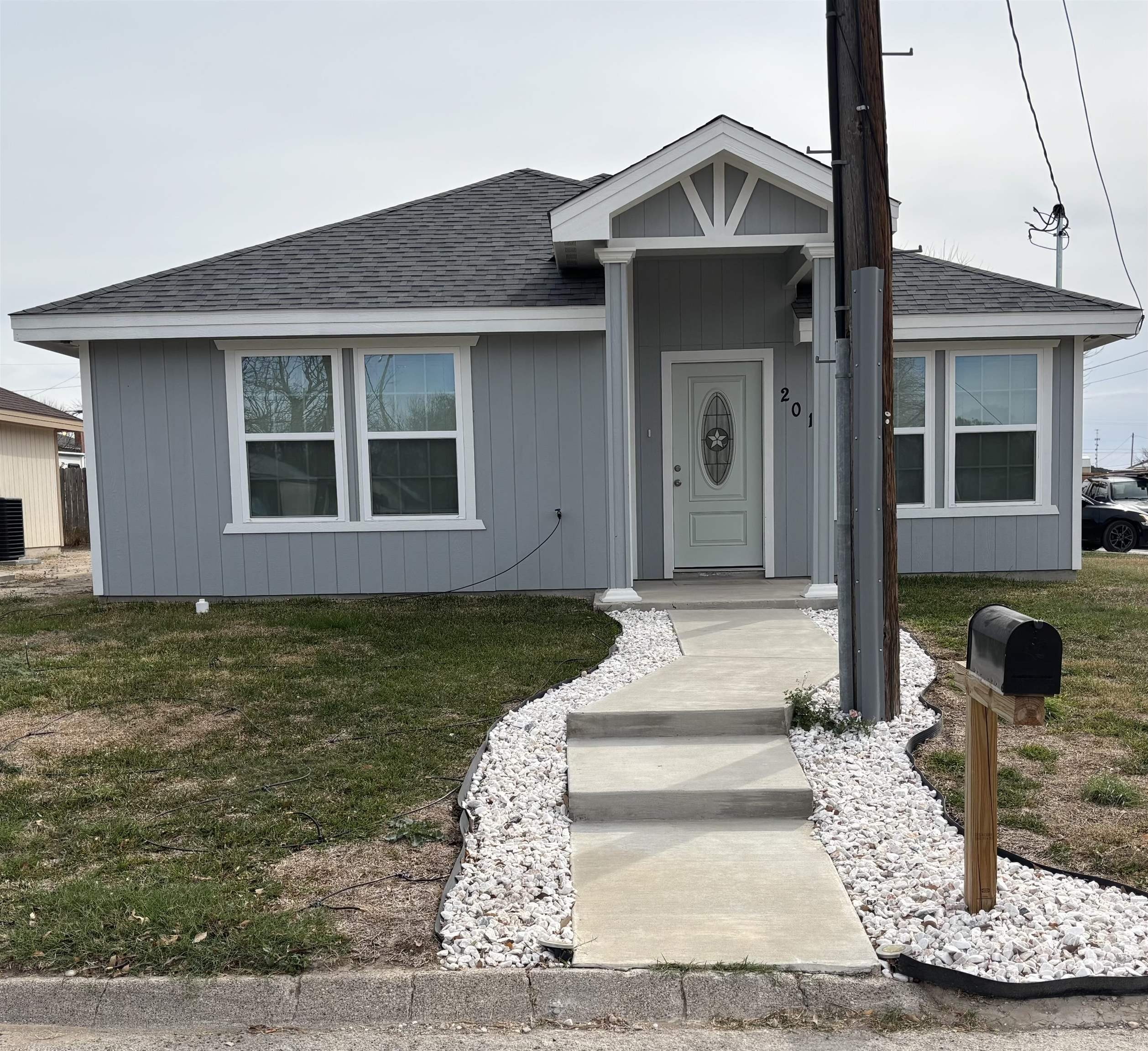 201 E Gutierrez, Del Rio, TX 78840, 3 Habitaciones Habitaciones , ,2 BañosBaños,Residential,En Venta,201 E Gutierrez,0,208036