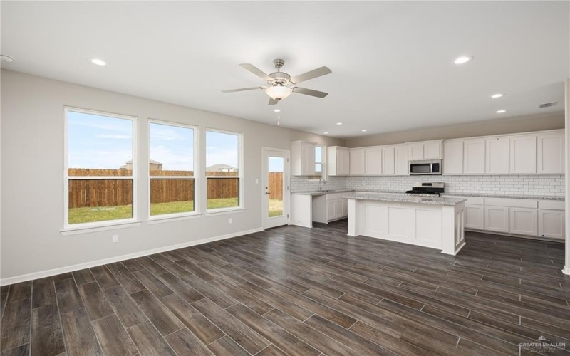 13728 Belle Court, McAllen, TX 78504, 4 Habitaciones Habitaciones , ,3 BañosBaños,Residential,En Venta,13728 Belle Court,0,491720