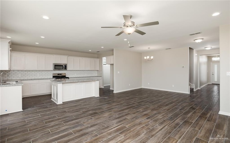 13728 Belle Court, McAllen, TX 78504, 4 Habitaciones Habitaciones , ,3 BañosBaños,Residential,En Venta,13728 Belle Court,0,491720