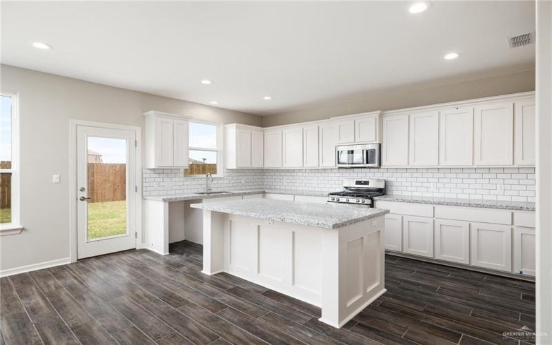 13728 Belle Court, McAllen, TX 78504, 4 Habitaciones Habitaciones , ,3 BañosBaños,Residential,En Venta,13728 Belle Court,0,491720