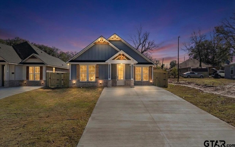 536 W 32nd St, Tyler, TX 75702, 3 Bedrooms Bedrooms, ,2 BathroomsBathrooms,Residential,For Sale,536 W 32nd St,0,26000603