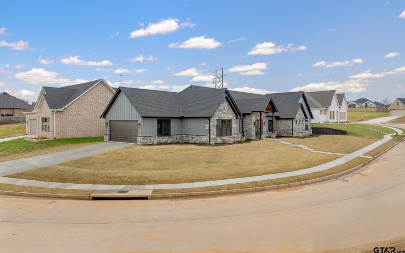 323 Mac Circle, Bullard, TX 75757, 3 Bedrooms Bedrooms, ,3 BathroomsBathrooms,Residential,For Sale,323 Mac Circle,0,26000622