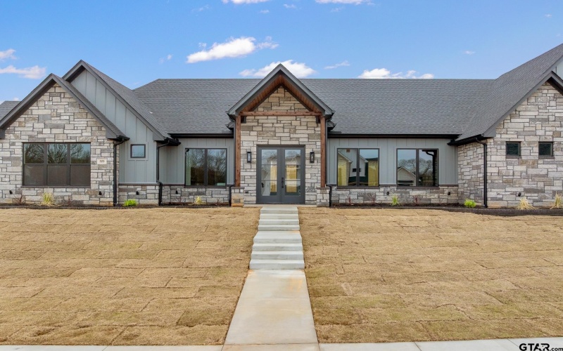 323 Mac Circle, Bullard, TX 75757, 3 Bedrooms Bedrooms, ,3 BathroomsBathrooms,Residential,For Sale,323 Mac Circle,0,26000622