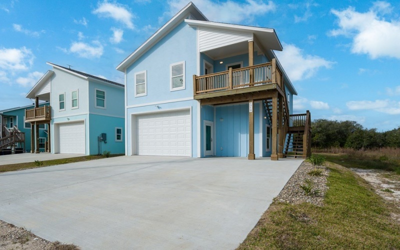 1719 S Verne, ROCKPORT, TX 78382, 4 Bedrooms Bedrooms, ,5 BathroomsBathrooms,Residential,For Sale,1719 S Verne,0,150339