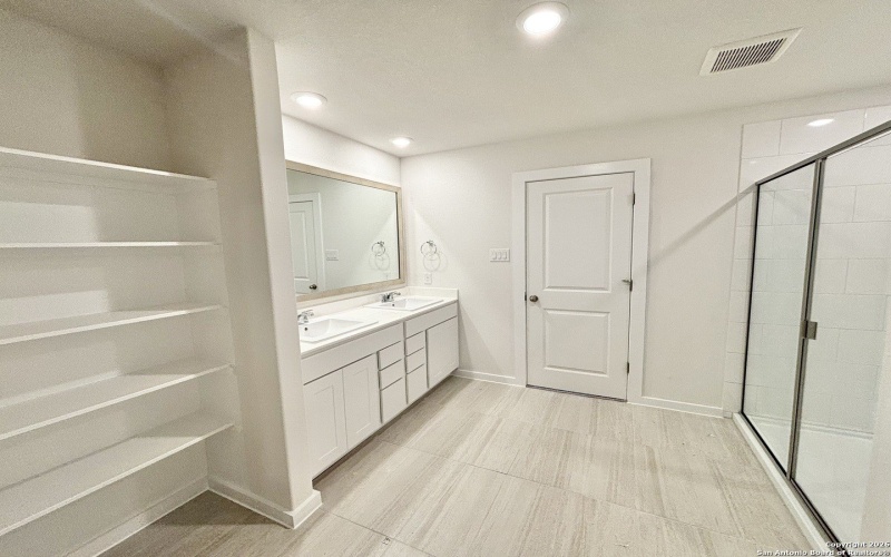 516 Salamander St, San Marcos, TX 78666, 4 Bedrooms Bedrooms, ,3 BathroomsBathrooms,Residential,For Sale,516 Salamander St,0,1932380