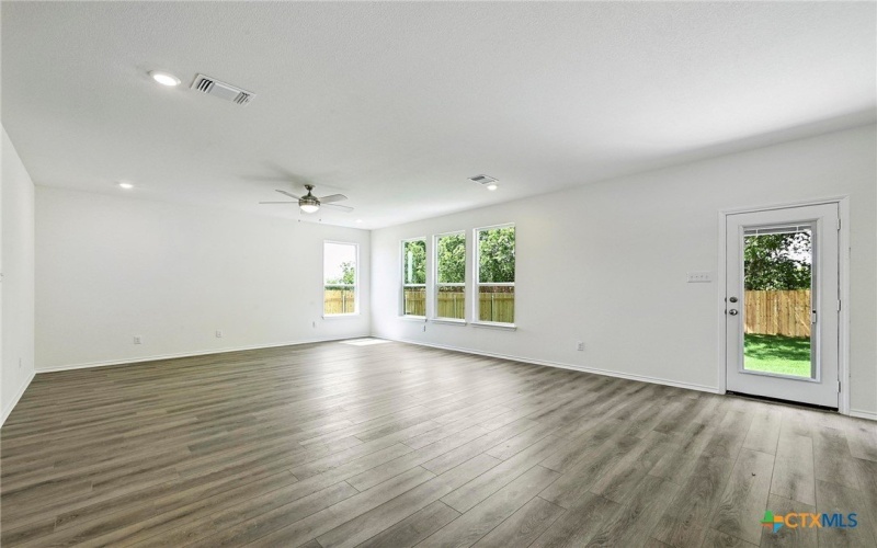 719 Ryan Street, Belton, TX 76513, 3 Habitaciones Habitaciones , ,2 BañosBaños,Residential,En Venta,719 Ryan Street,0,584484