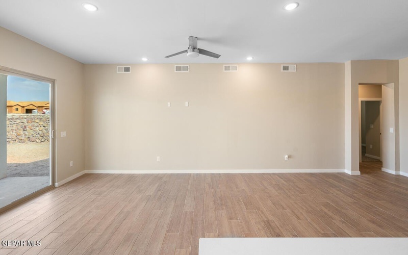 638 DAVI'S GREENWOOD COURT, El Paso, TX 79938, 4 Habitaciones Habitaciones , ,3 BañosBaños,Residential,En Venta,638 DAVI'S GREENWOOD COURT,0,921897