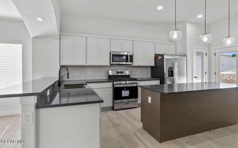 417 Deserts Drive, Socorro, TX 79927, 3 Habitaciones Habitaciones , ,2 BañosBaños,Residential,En Venta,417 Deserts Drive,0,936434