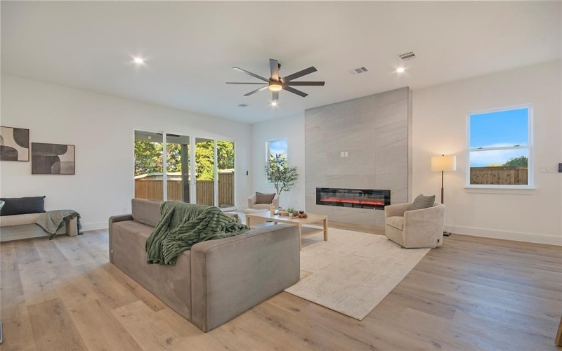 2003 Hearne Avenue, Dallas, TX 75212, 4 Bedrooms Bedrooms, ,5 BathroomsBathrooms,Residential,For Sale,2003 Hearne Avenue,0,21100738