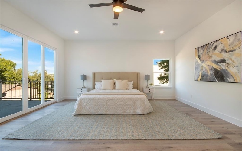 2003 Hearne Avenue, Dallas, TX 75212, 4 Bedrooms Bedrooms, ,5 BathroomsBathrooms,Residential,For Sale,2003 Hearne Avenue,0,21100738