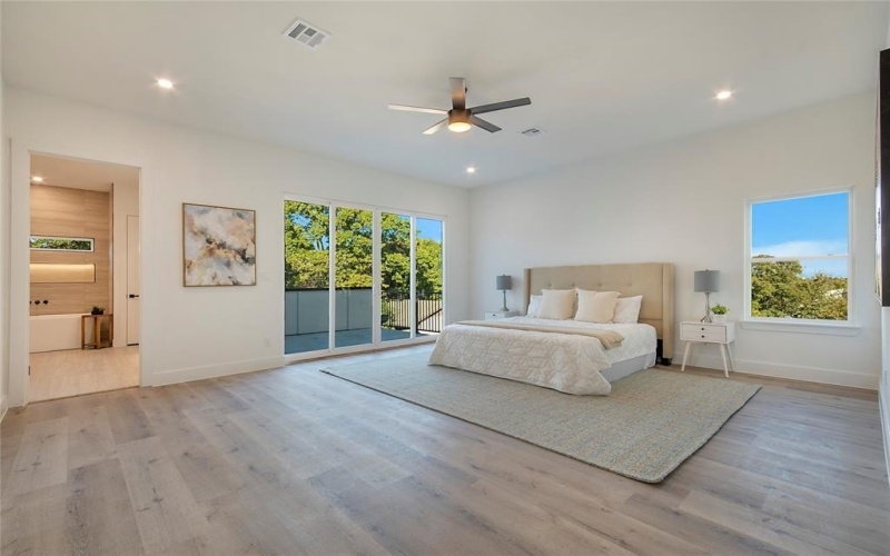 2003 Hearne Avenue, Dallas, TX 75212, 4 Bedrooms Bedrooms, ,5 BathroomsBathrooms,Residential,For Sale,2003 Hearne Avenue,0,21100738