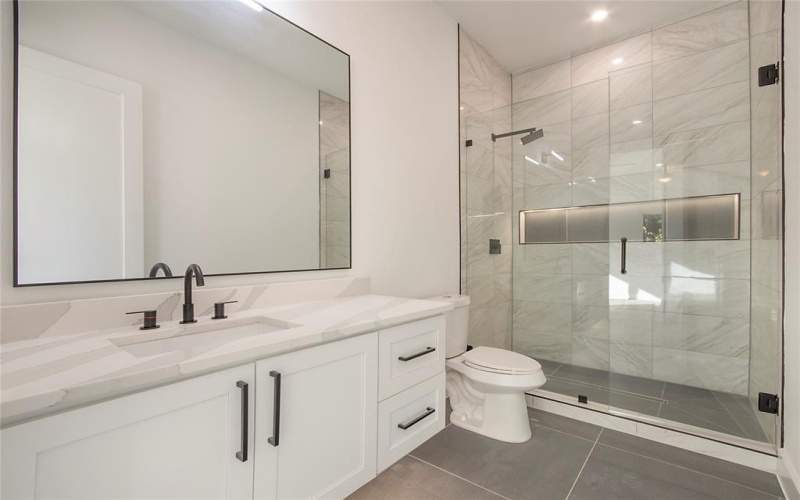 2003 Hearne Avenue, Dallas, TX 75212, 4 Bedrooms Bedrooms, ,5 BathroomsBathrooms,Residential,For Sale,2003 Hearne Avenue,0,21100738