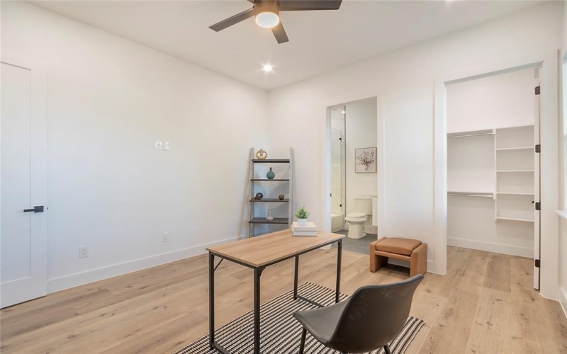 2005 Hearne Avenue, Dallas, TX 75212, 4 Bedrooms Bedrooms, ,5 BathroomsBathrooms,Residential,For Sale,2005 Hearne Avenue,0,21102774